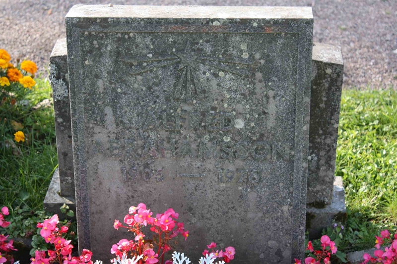 Grave number: 1 K U   82