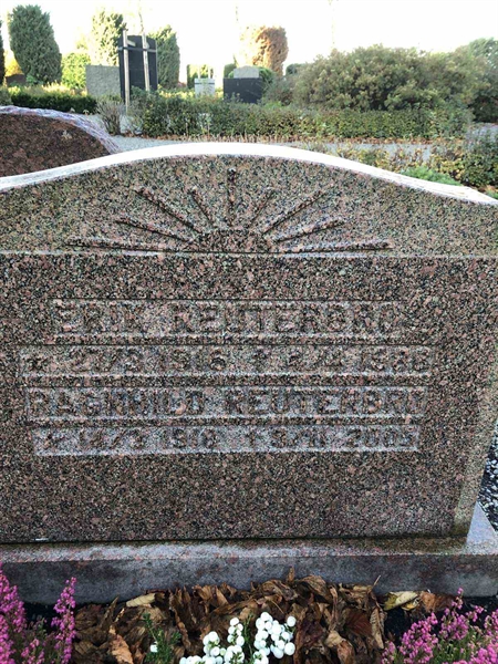 Grave number: UK 141     4