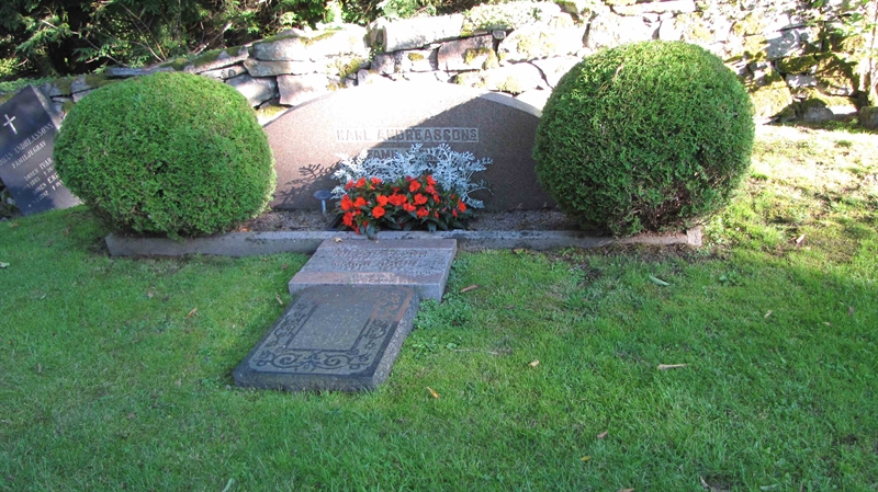 Grave number: HG HÄGER   218, 219, 220, 221