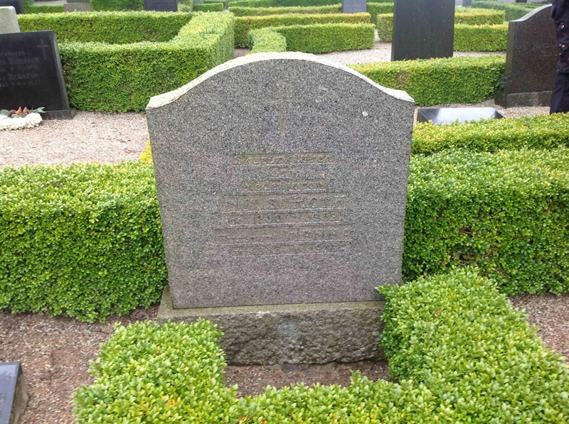 Grave number: 2 G J    51