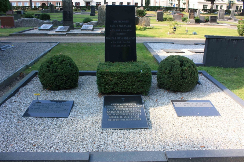 Grave number: Ö 14i    12, 13, 14