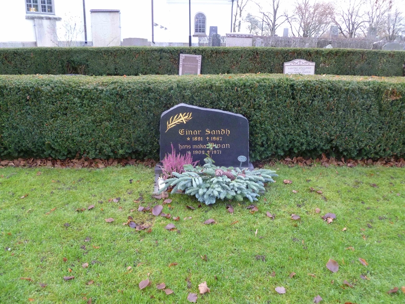 Grave number: ROG D   97, 98