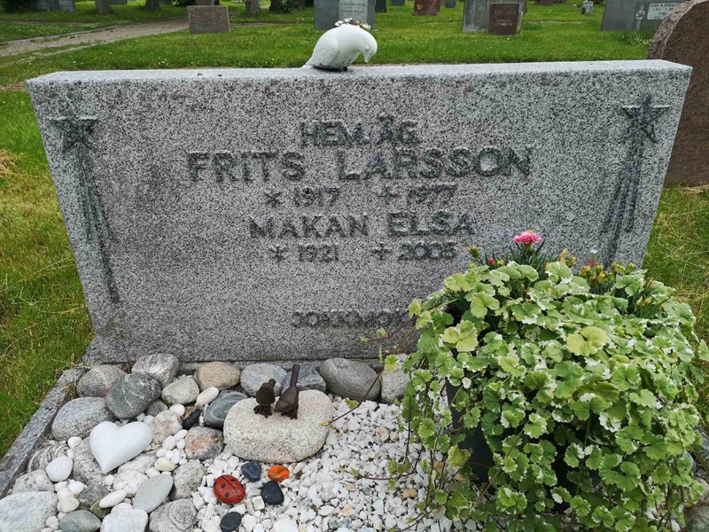 Grave number: NK 09    35