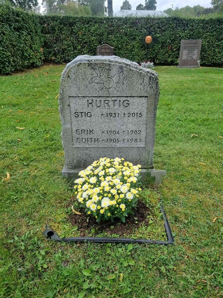 Grave number: 1 13  107, 108