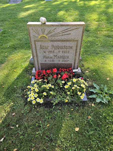 Grave number: Fr 7   215-216