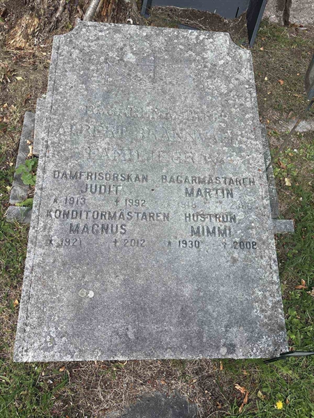Grave number: 003 C    99