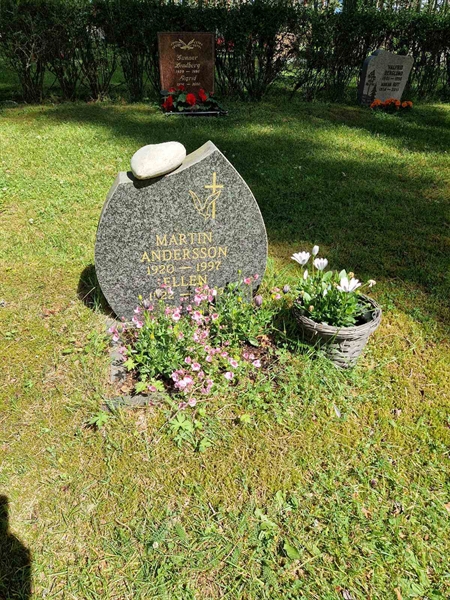 Grave number: 1 KV.8   237