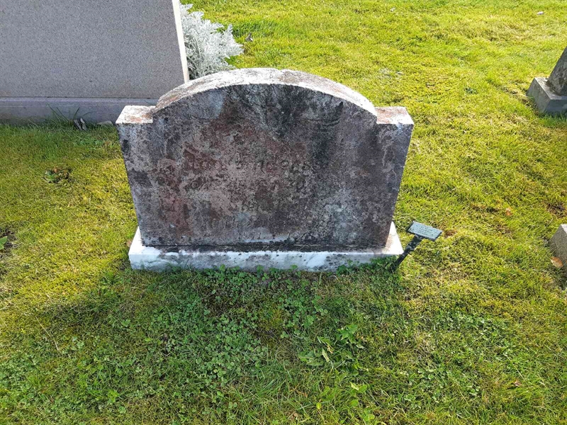 Grave number: Fr 8   528