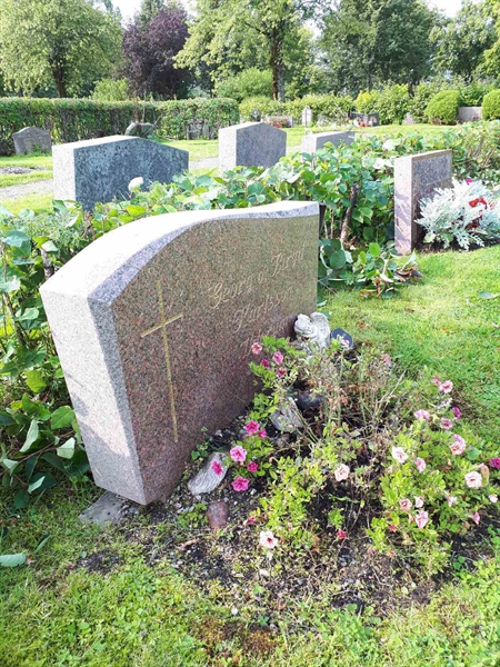 Hautatunnus: NK F C    53-54