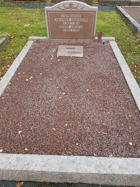 Grave number: 01  1317