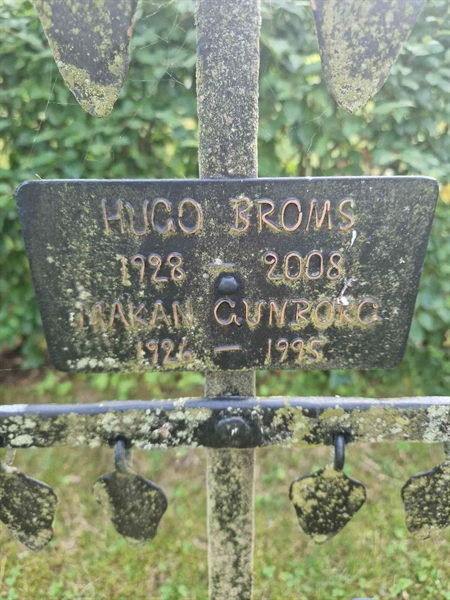 Grave number: 1 KV.1   109-111