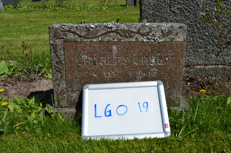 Grave number: LG O    19