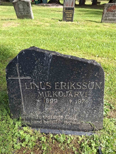 Grave number: 001 2   673