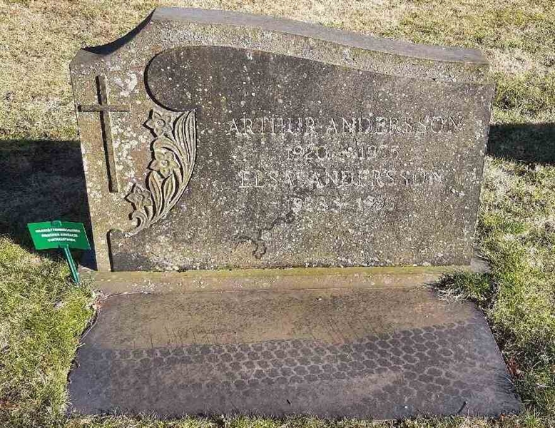 Grave number: GK P    13, 14