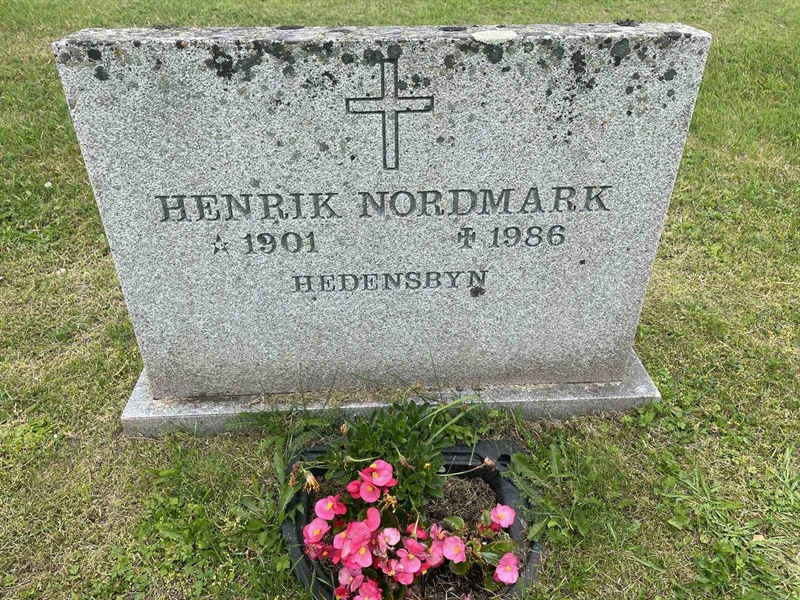Grave number: 001 1   424