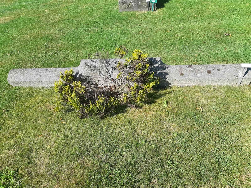 Grave number: Fr 1    23-24