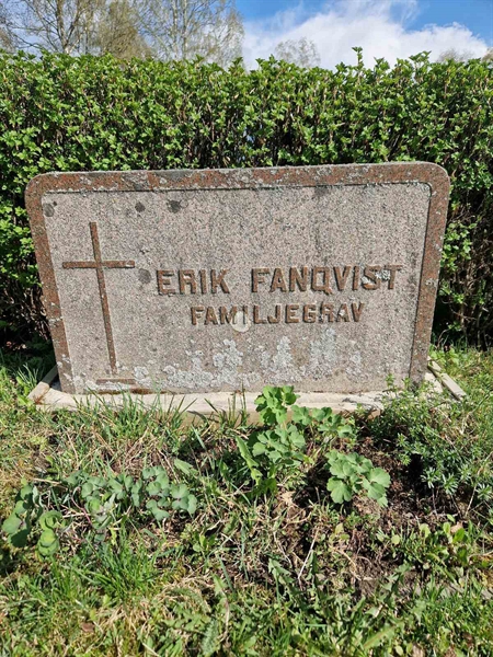 Grave number: 501 12 1737-1739