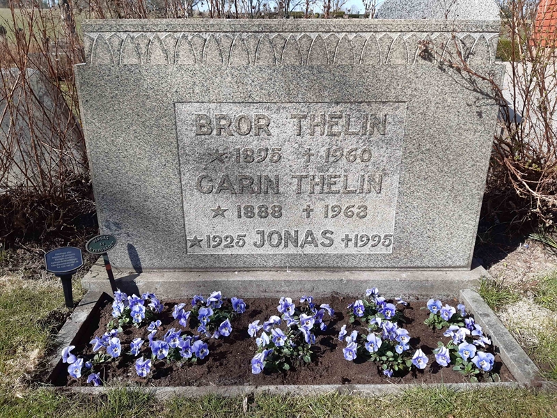 Grave number: HM 13   40, 41