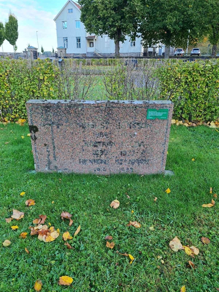 Grave number: K1 01   129, 130