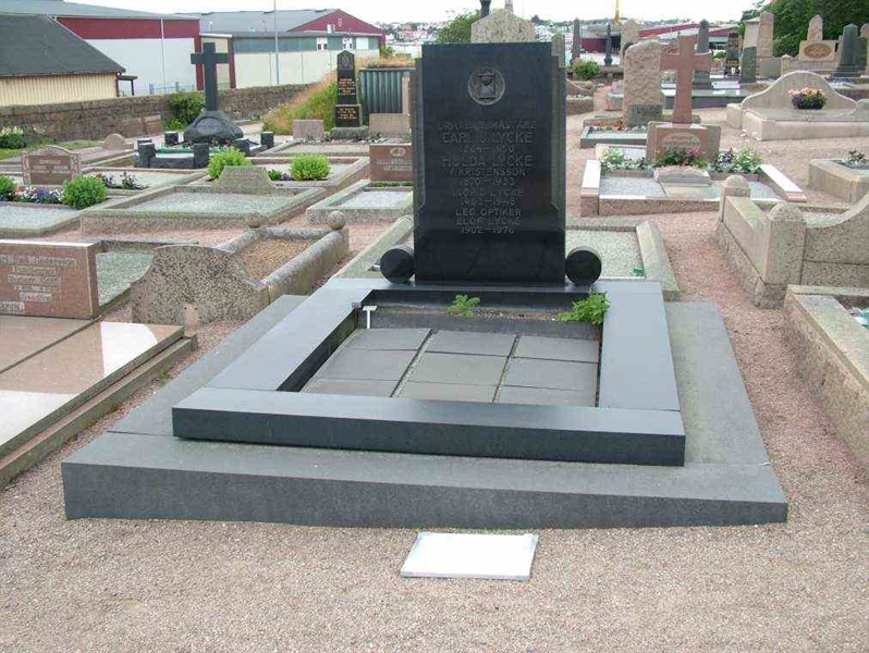 Grave number: 2   666-667