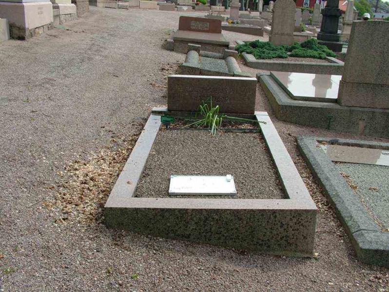 Grave number: 2   376