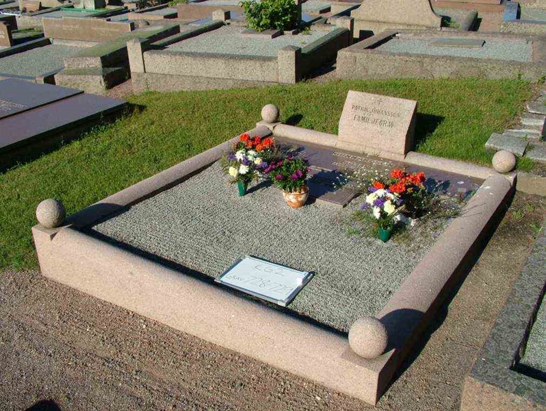 Hautatunnus: 2    78-79