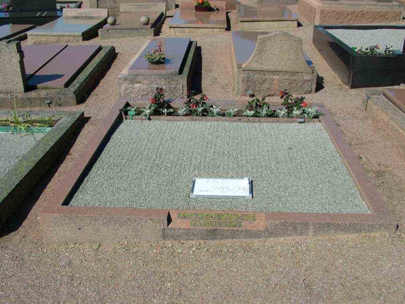 Grave number: 2   793-794