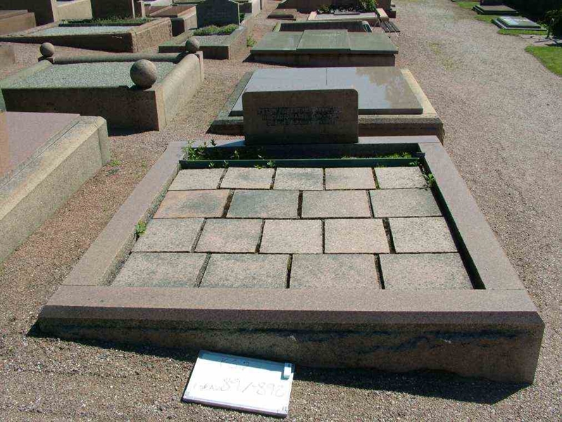 Gravnummer: 2   897-898