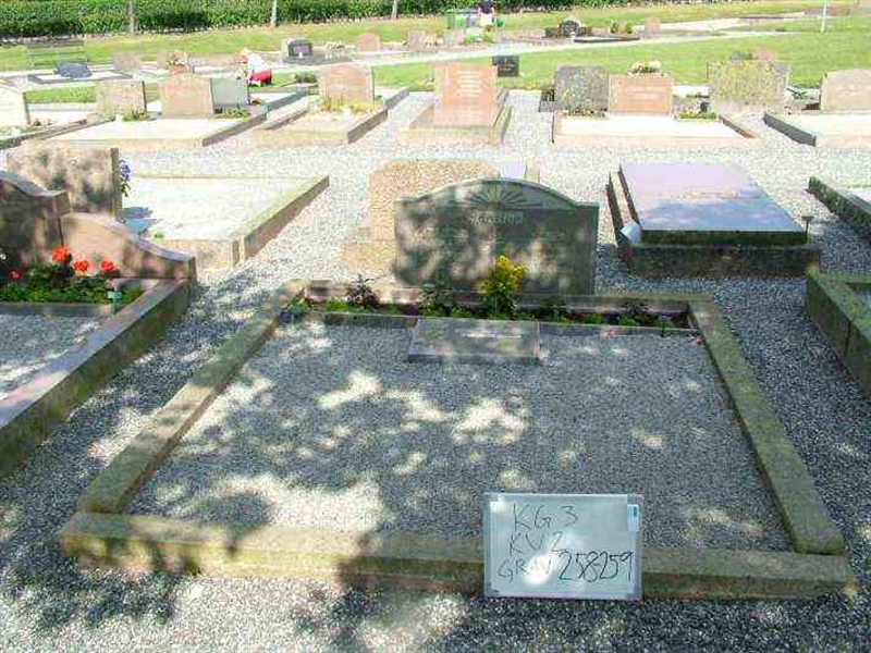 Hautatunnus: 3 02   258-259