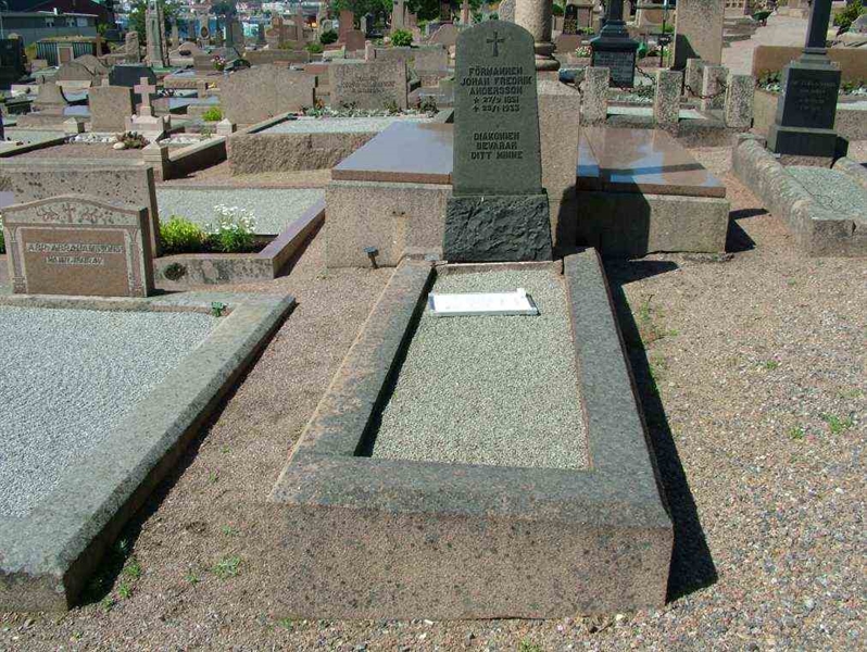 Grave number: 2   899