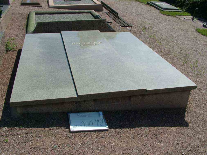 Hautatunnus: 2   950-951