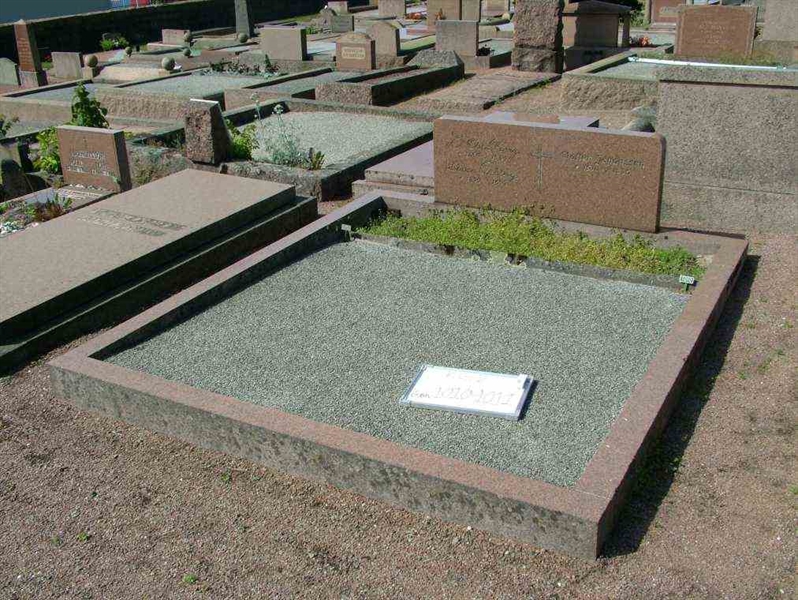 Gravnummer: 2  1010-1011