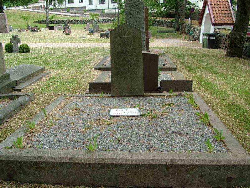 Gravnummer: 1    57-58