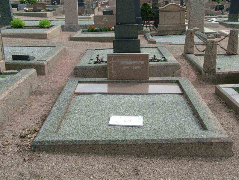 Grave number: 2   389-390