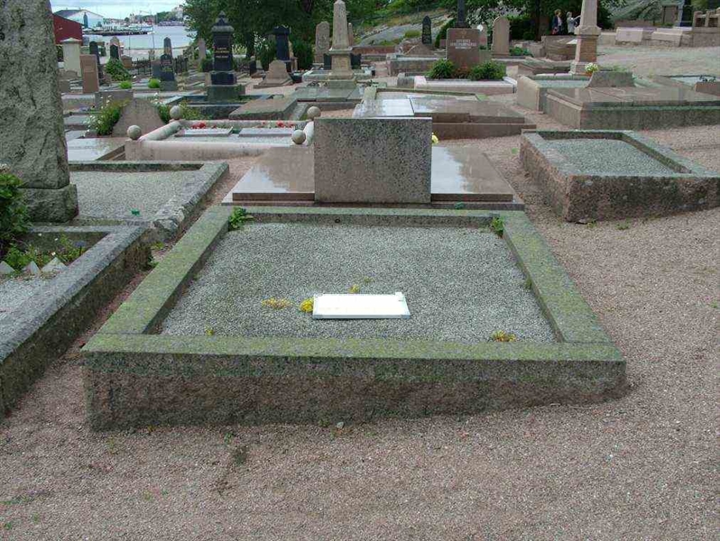 Hautatunnus: 2   646-647