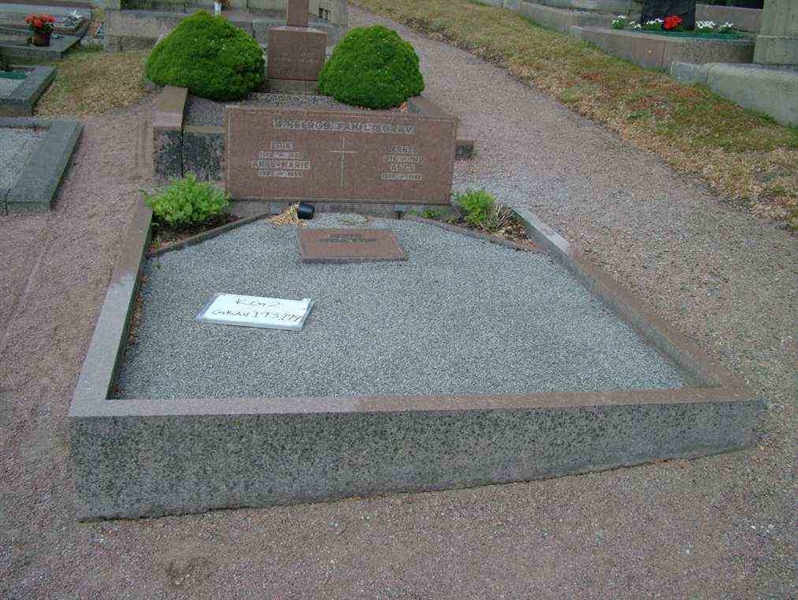 Hautatunnus: 2   193-194