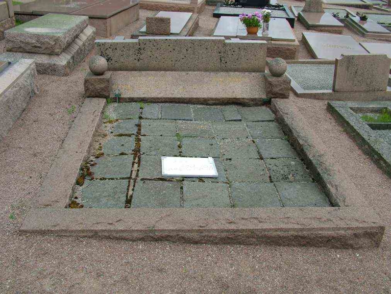 Hautatunnus: 2   689-690