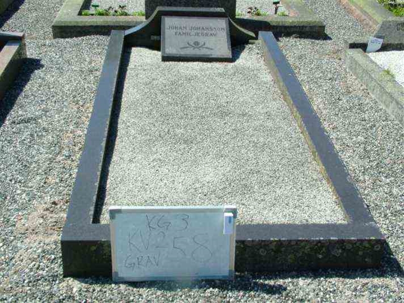 Hautatunnus: 3 02    58