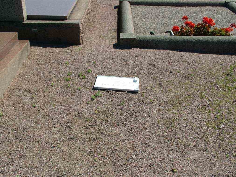 Hautatunnus: 2   835