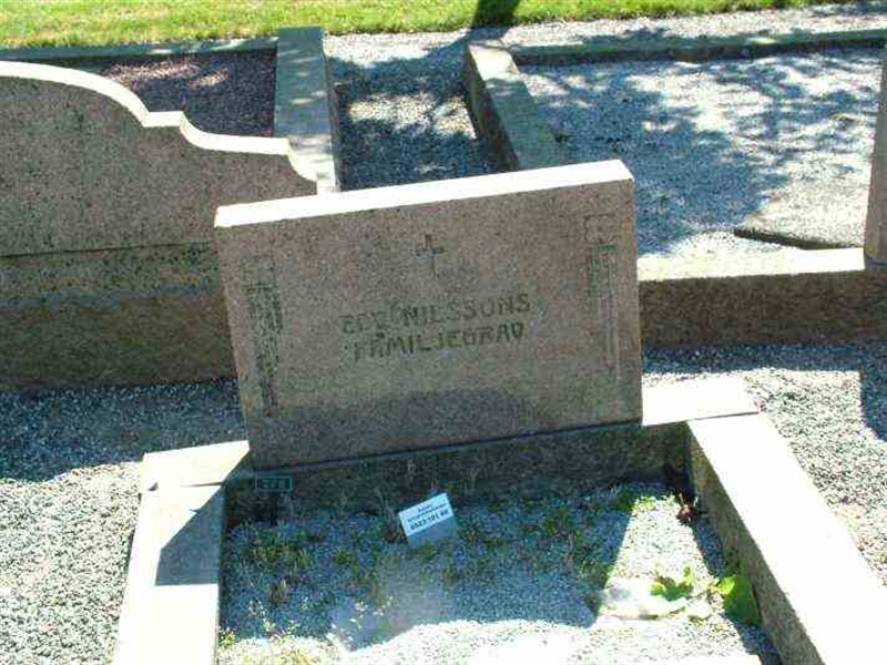 Hautatunnus: 3 02   228