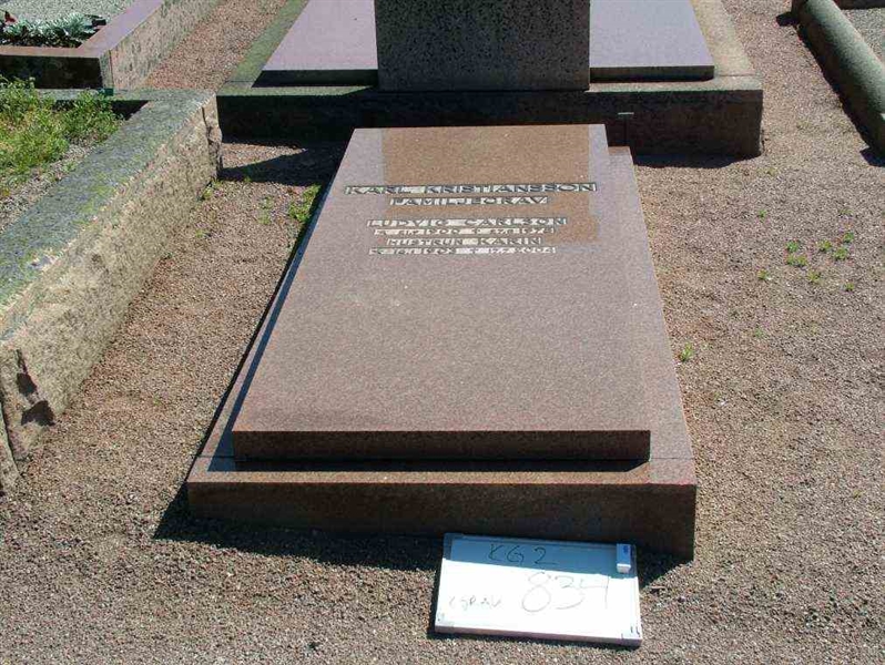 Hautatunnus: 2   834