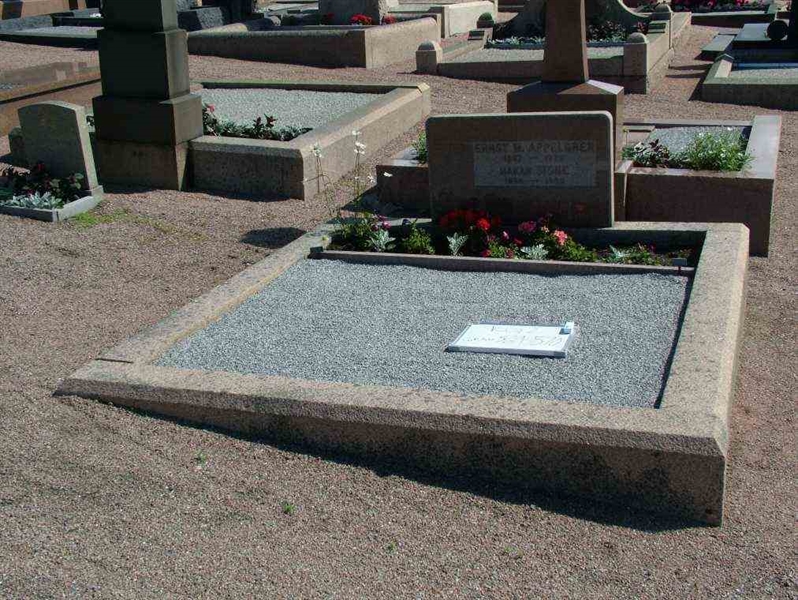 Grave number: 2   569-570