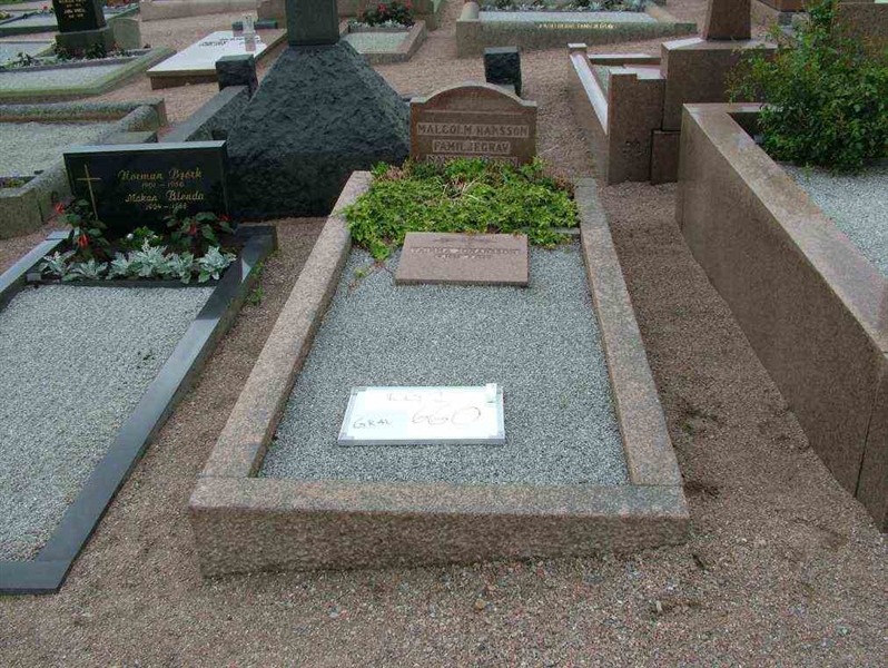 Grave number: 2   660