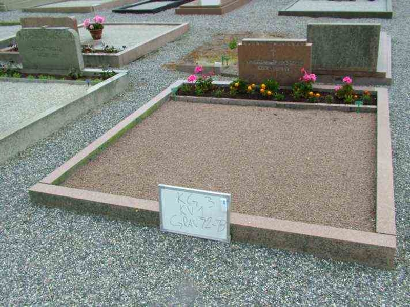 Gravnummer: 3 01    72-73