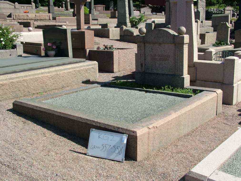 Hautatunnus: 2   557-558