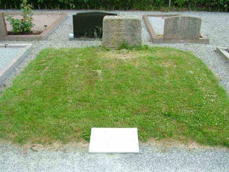 Gravnummer: 3 01   213-214