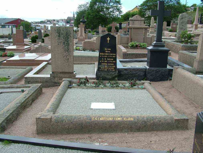 Grave number: 2   707-708