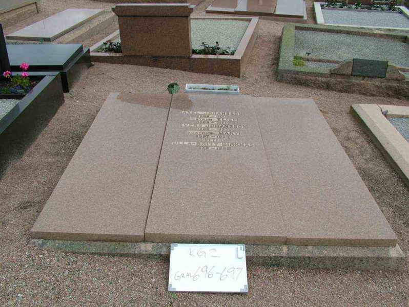 Hautatunnus: 2   696-697