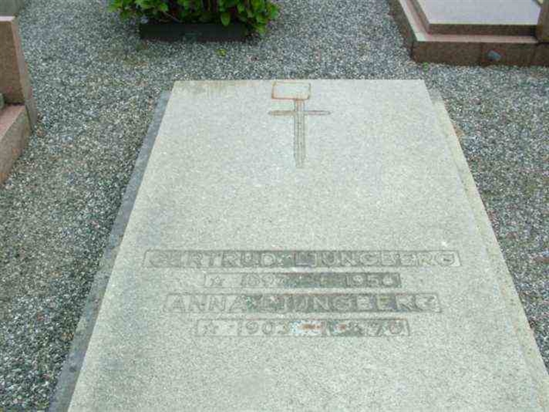 Hautatunnus: 3 01    82