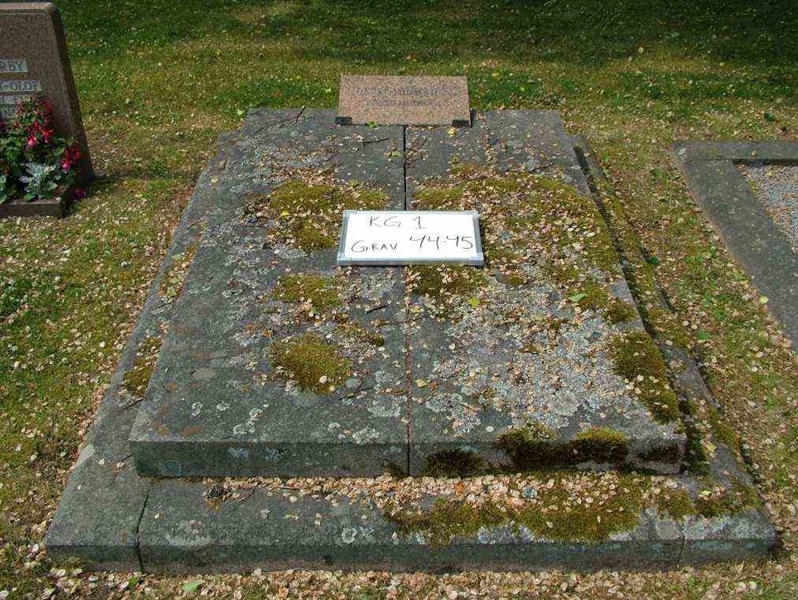 Gravnummer: 1    44-45